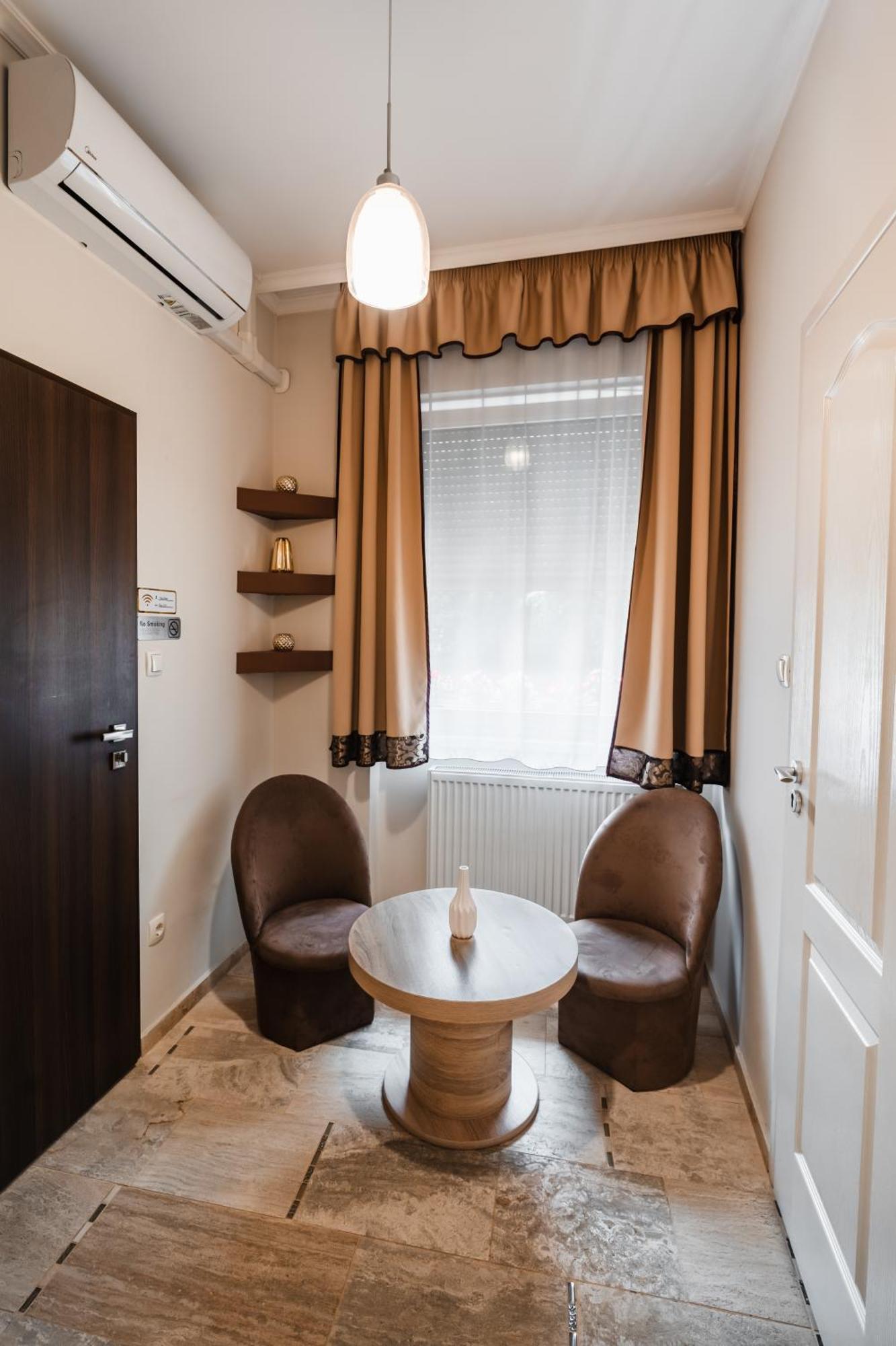 Bed & Breakfast Melior Szallo Eger