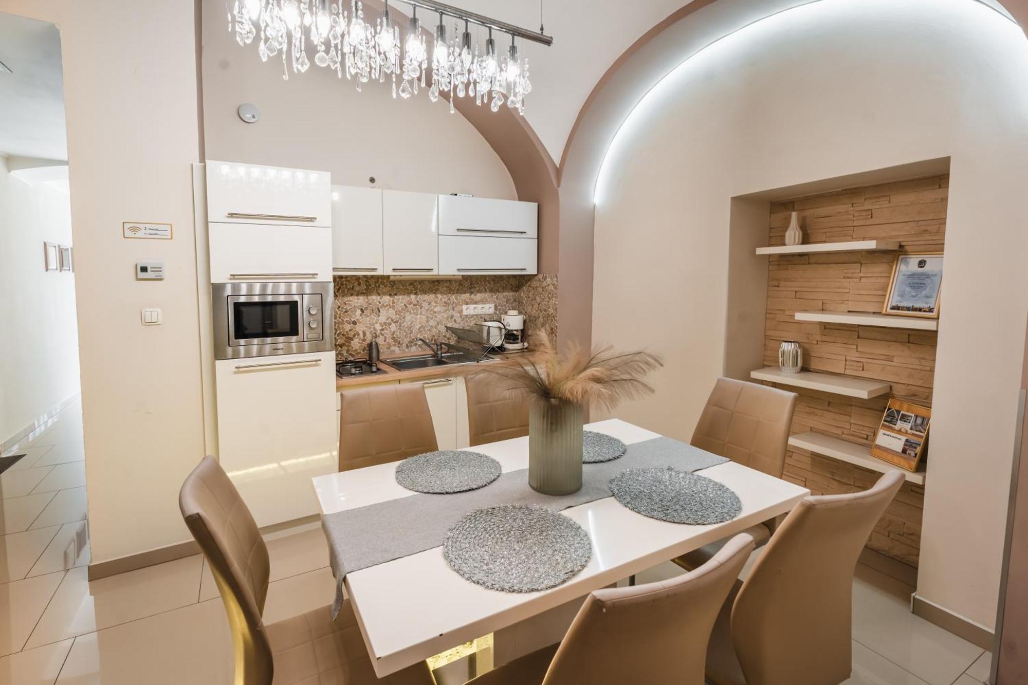 Melior Szallo Bed & Breakfast Eger